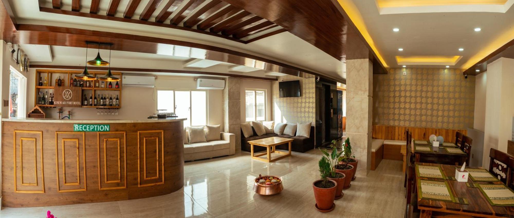 Kusum Airport Hotel กาฐมาณฑุ ภายนอก รูปภาพ