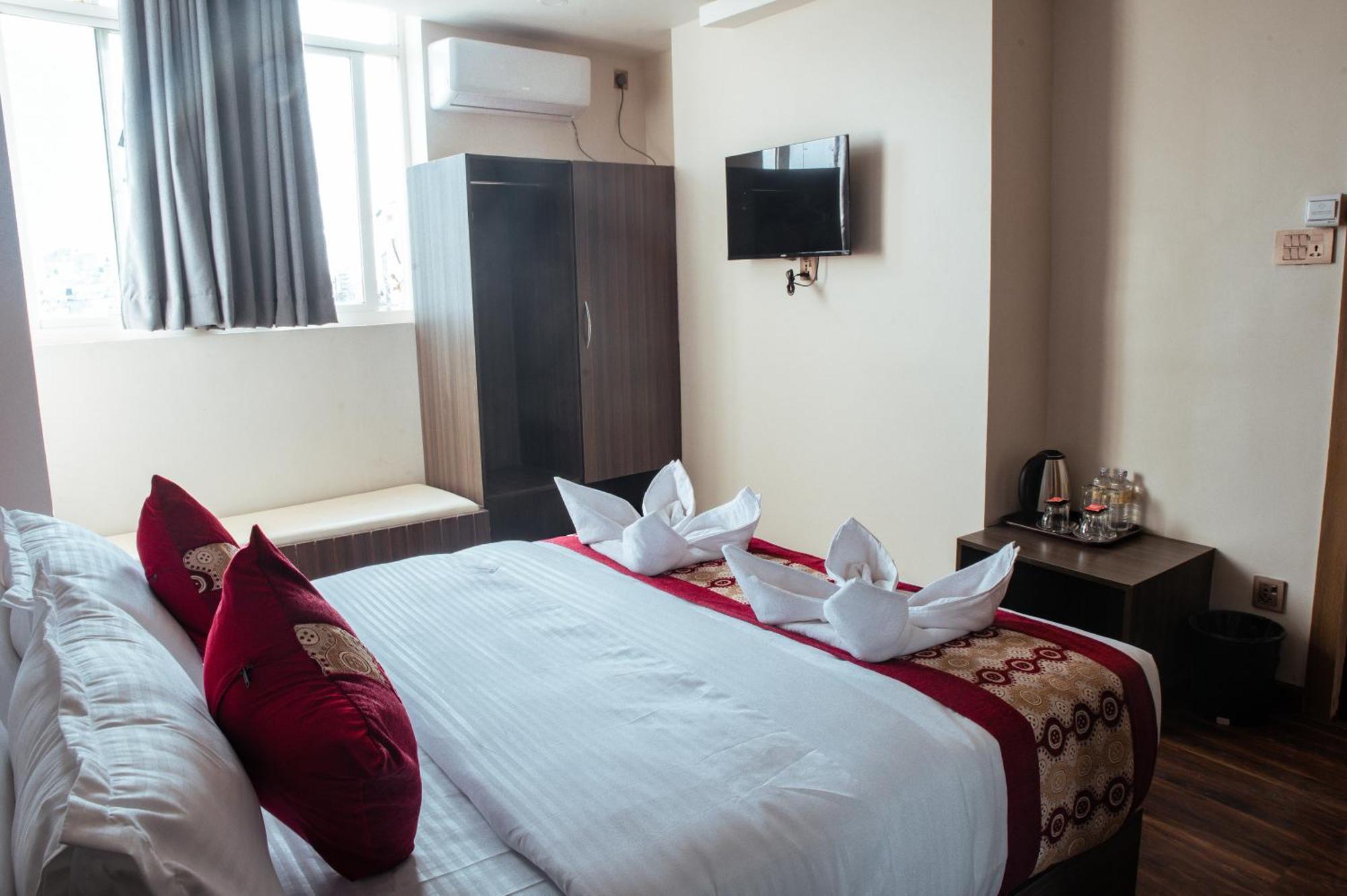 Kusum Airport Hotel กาฐมาณฑุ ภายนอก รูปภาพ
