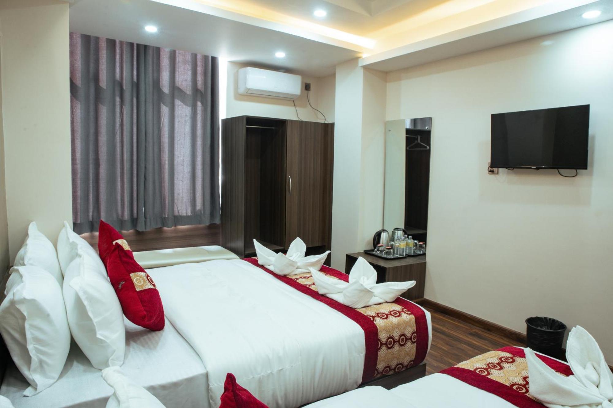 Kusum Airport Hotel กาฐมาณฑุ ภายนอก รูปภาพ